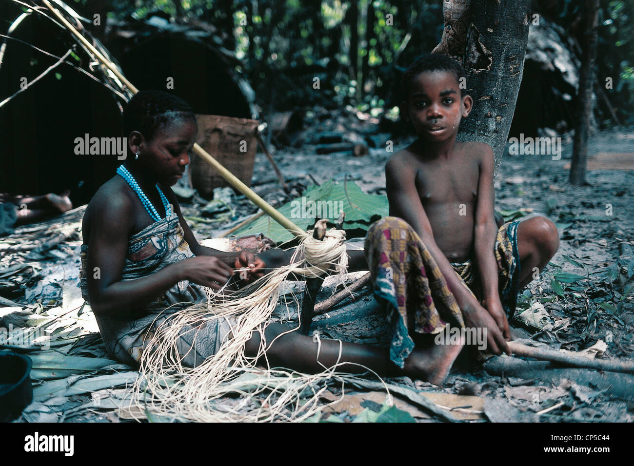 République démocratique du Congo - Epulu - pygmées de la forêt d'Ituri. Banque D'Images