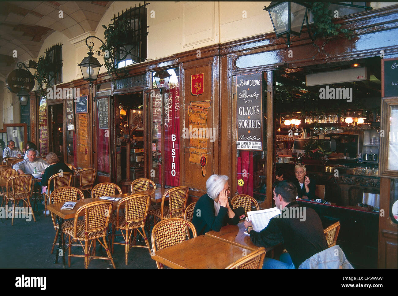 France - Paris, Place des Vosges. Ma Bourgogne restaurant. Banque D'Images