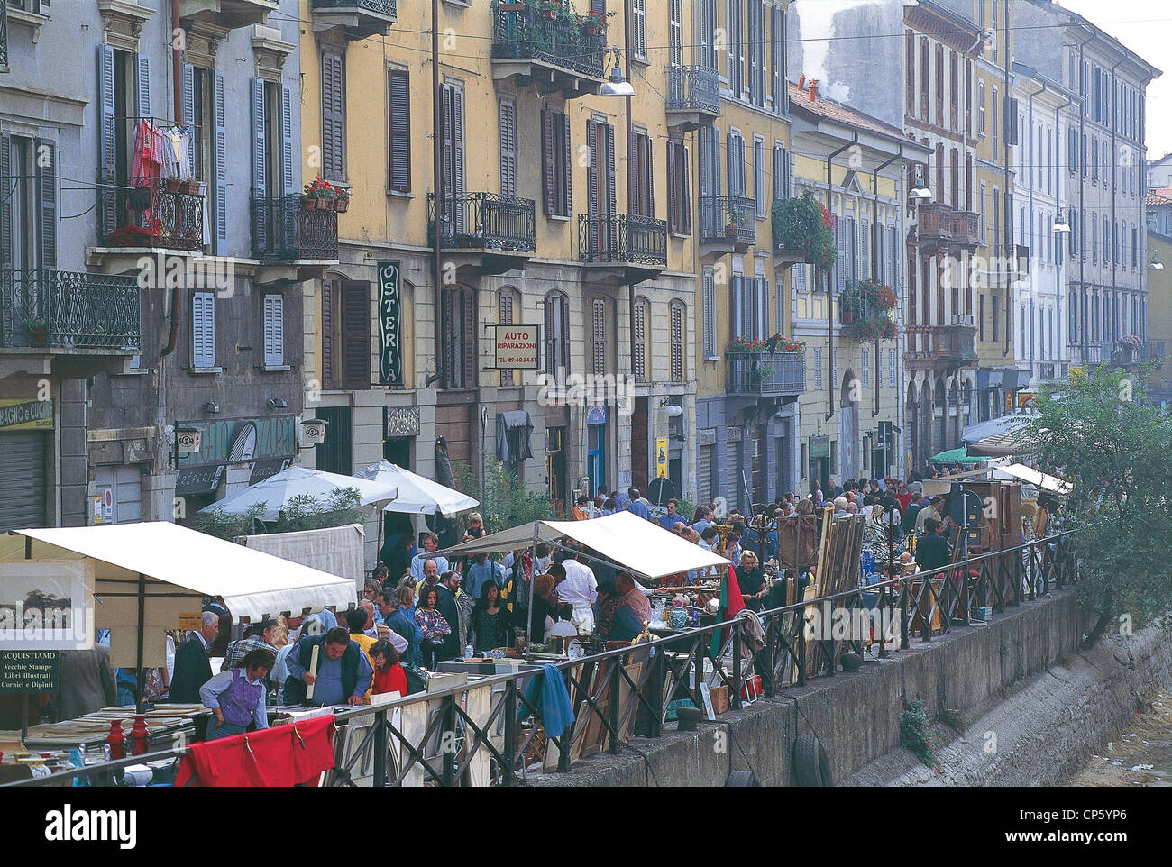 Lombardie Milan Naviglio Grande Secondhand Banque D'Images