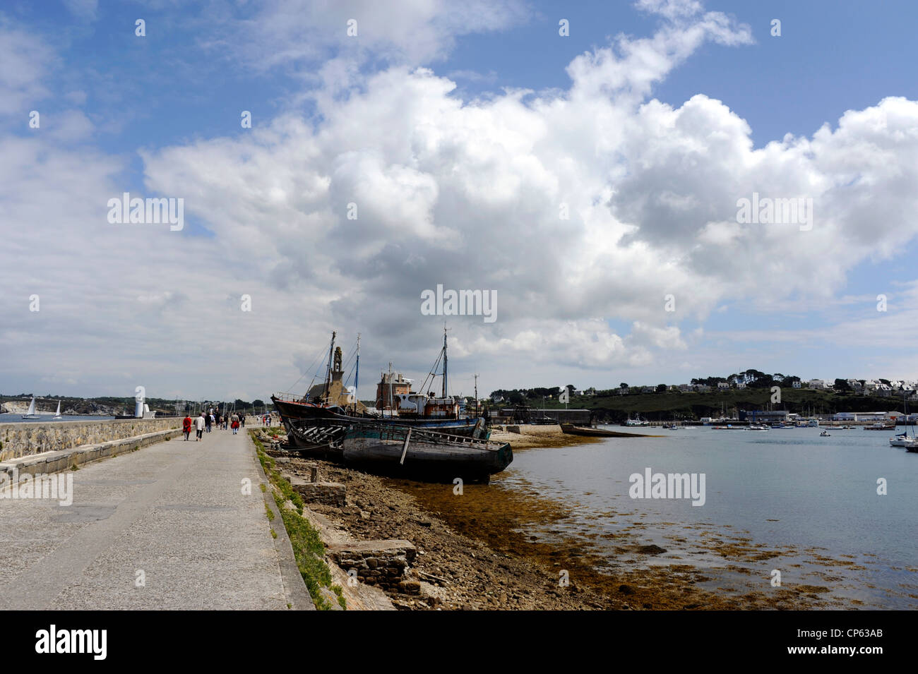 Camaret-sur-mer, les épaves dans le port,Tour Doree,fortifications de Vauban au patrimoine mondial de l'UNESCO,,,Chapelle Notre-Dame-de-Rocamamadour Banque D'Images