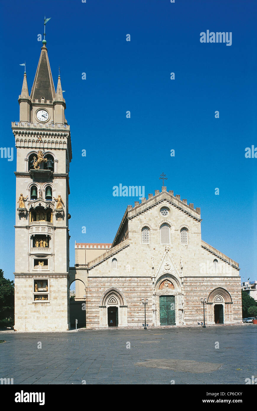 Sicile - Messina. La cathédrale, dédiée à l'Assomption, le XII siècle. Banque D'Images