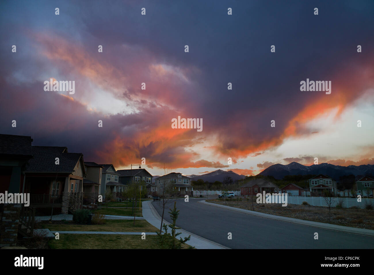 Coucher de soleil vue du quartier résidentiel de Salida, Colorado, USA Banque D'Images