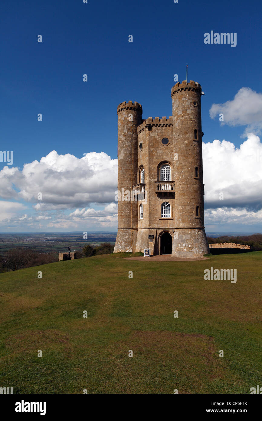 Broadway Tower sur le Cotswold Way Banque D'Images