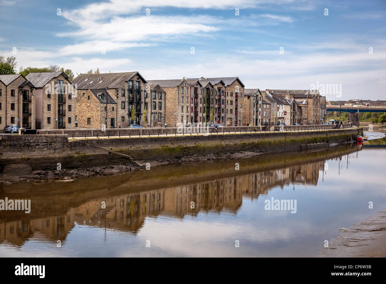 Ancien quai de bâtiments par la rivière Lune à Lancaster. Banque D'Images