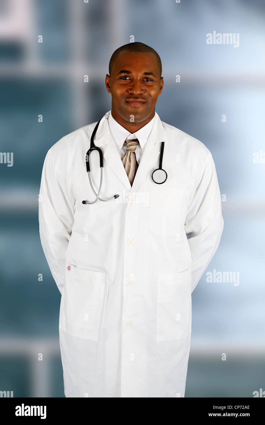 Noir minoritaire un médecin travaillant à l'hôpital Banque D'Images Noir minoritaire un médecin travaillant à l'hôpital Banque D'Images
