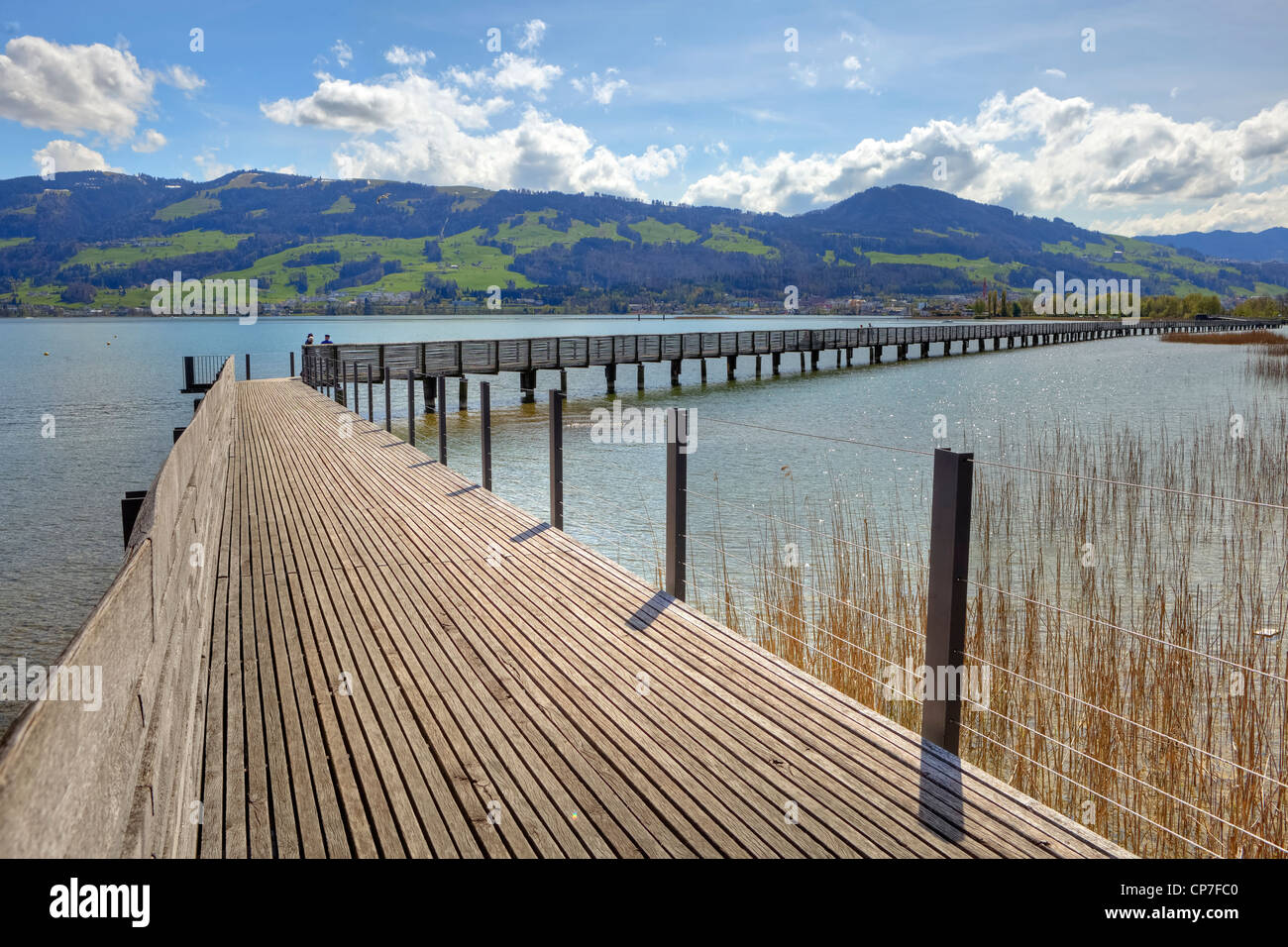 Pont en bois, Rapperswil-Hurden Upper Lake, Saint-Gall, Suisse Banque D'Images