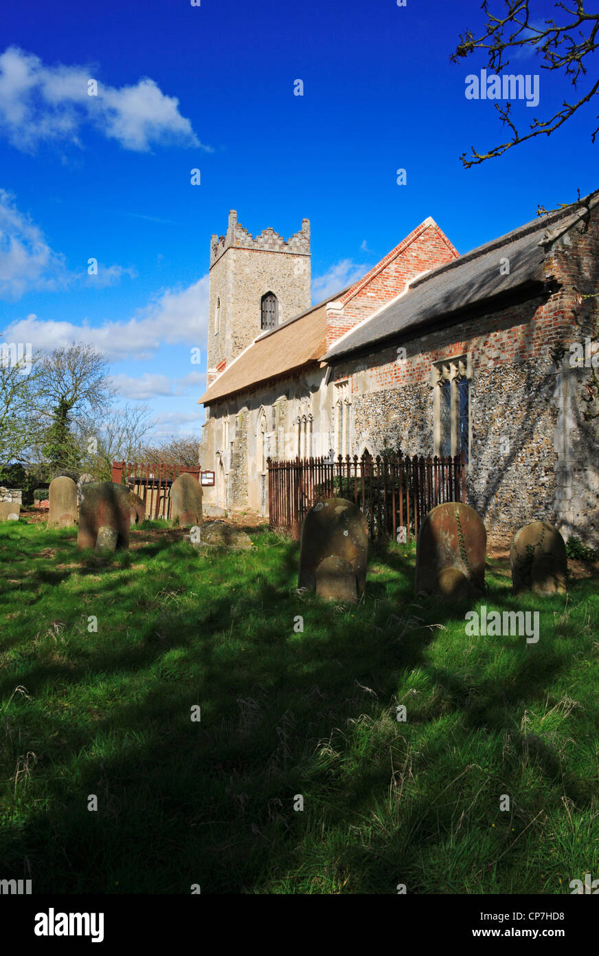 L'église paroissiale de St Edmund le roi et Martyr sur les Norfolk Broads à Thurne, Norfolk, Angleterre, Royaume-Uni. Banque D'Images