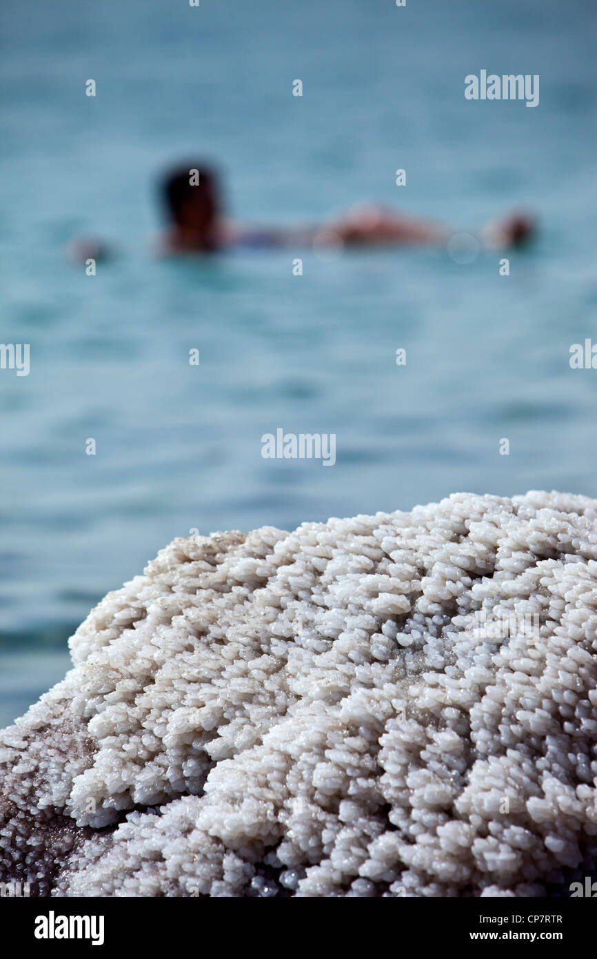 Les dépôts de sel de la Mer Morte, l'hôtel Movenpick Resort, la Jordanie, l'Asie occidentale Banque D'Images