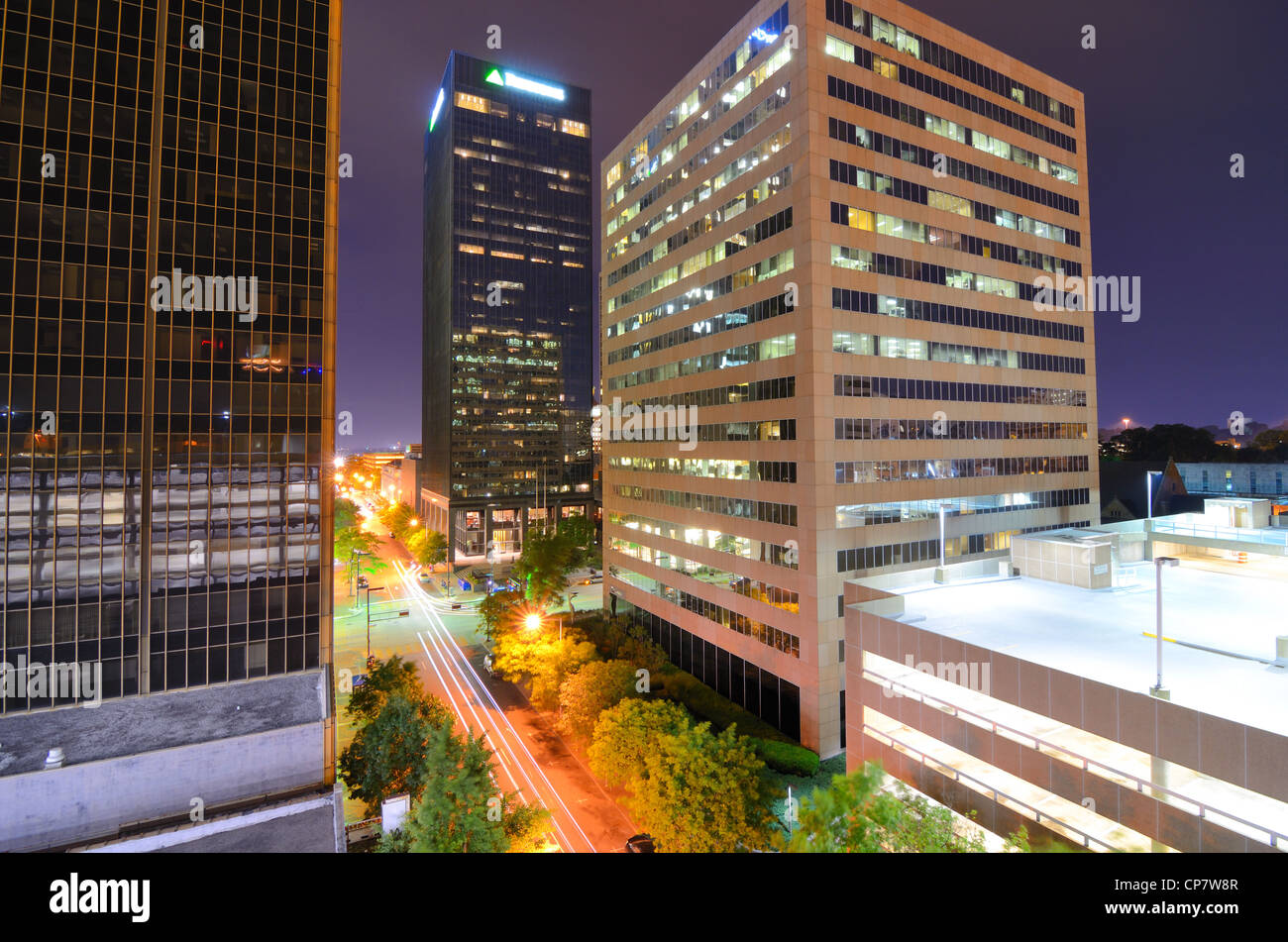 Scen urbaines le long de la 5e Avenue au centre-ville de Birmingham, Alabama. Banque D'Images
