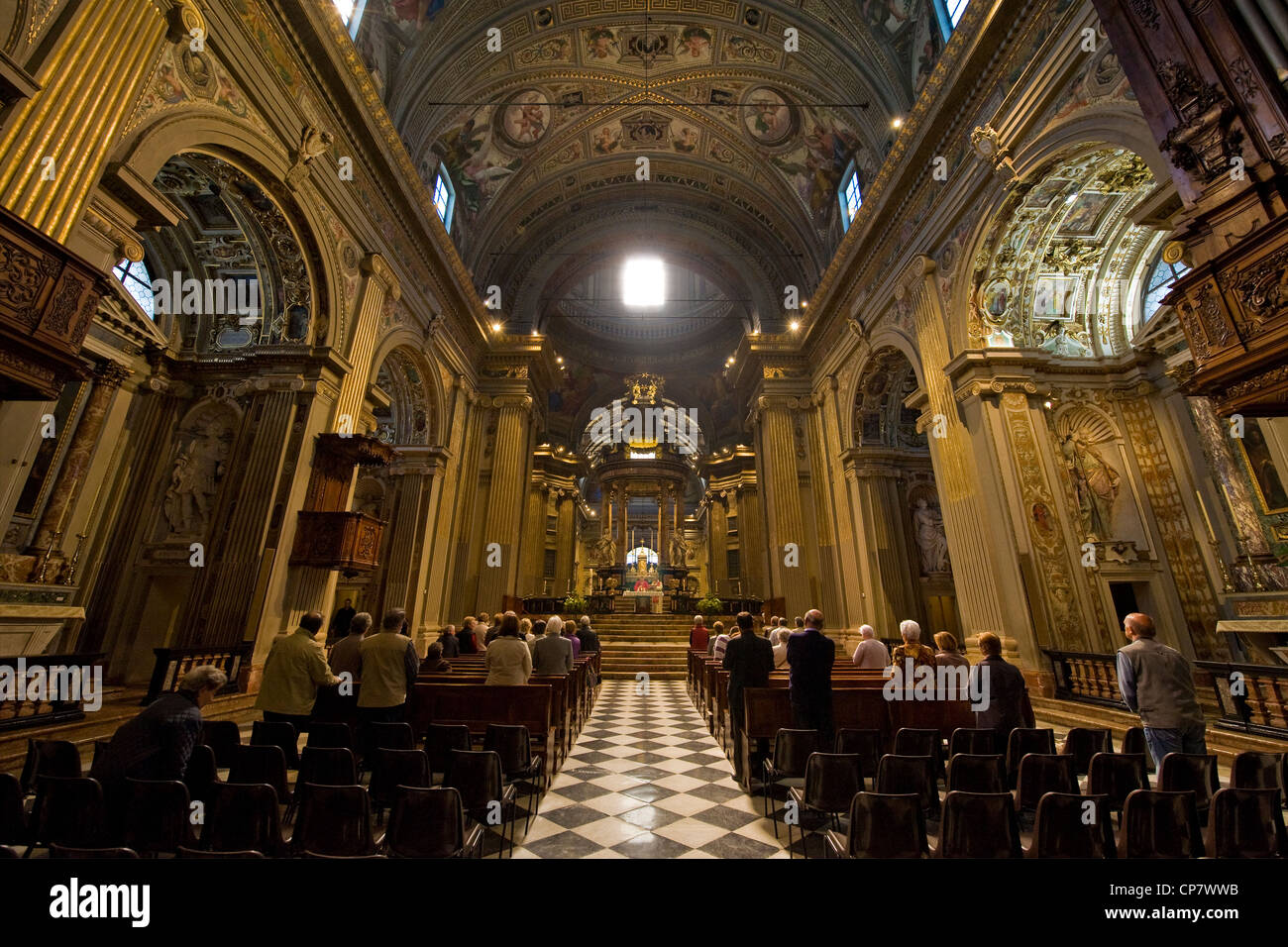 L'Italie, Lombardie, sanctuaire de Caravage, célébration de la Messe Banque D'Images