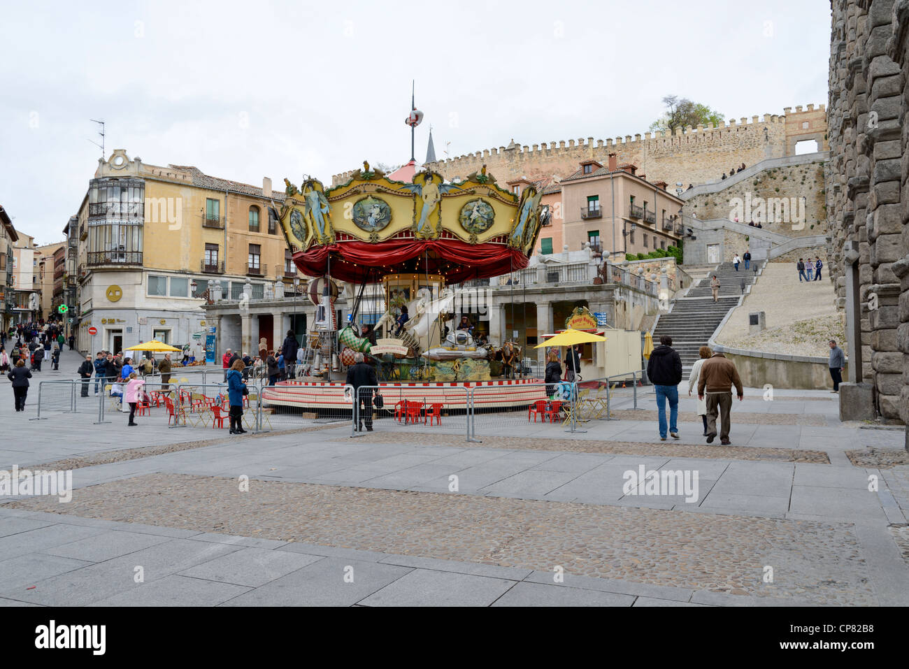 Manège à Plaza del Azoguejo (Ségovie, Espagne) Banque D'Images