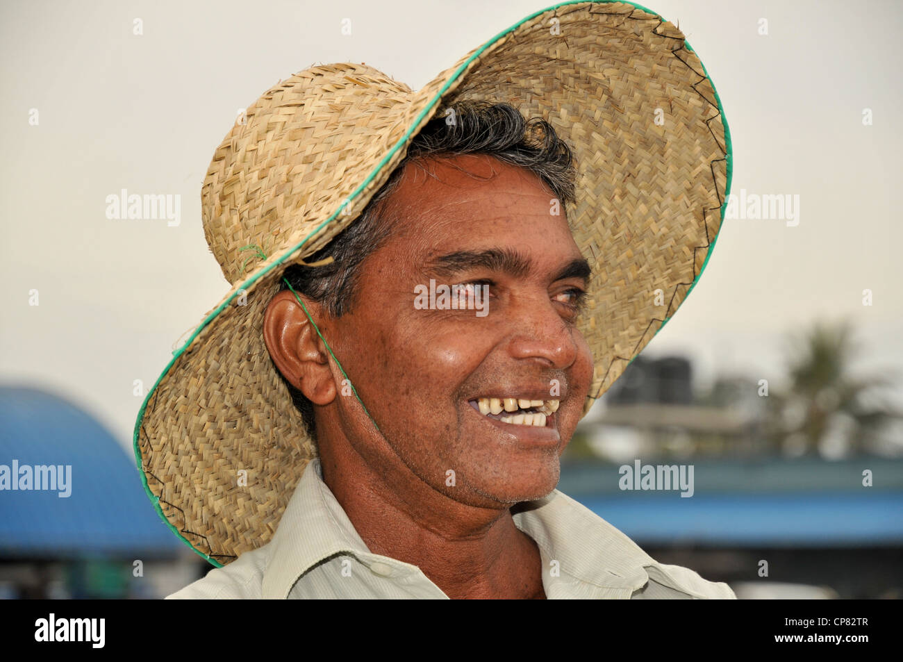 Marché aux poissons de Negombo, Sri Lanka. Portrait d'un pêcheur local Banque D'Images