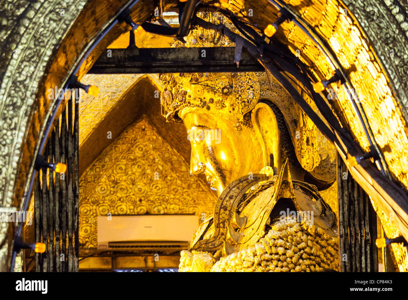 Paya Mahamuni Temple bouddhiste à Mandalay Myanmar Banque D'Images