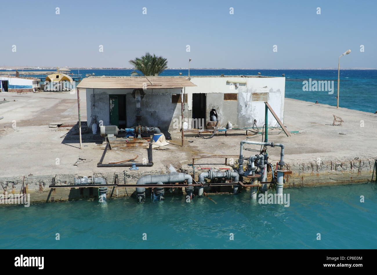 Pier avec structure. Mer Rouge, Hurghada, Egypte Banque D'Images