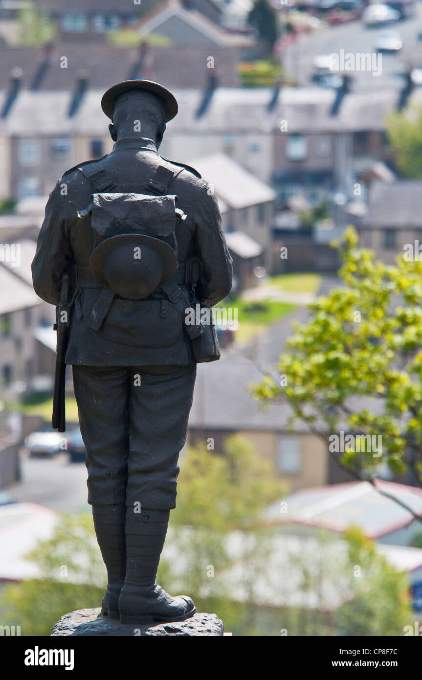 Sur le monument commémoratif de guerre de Clitheroe statue Vue Ville, couleur Banque D'Images