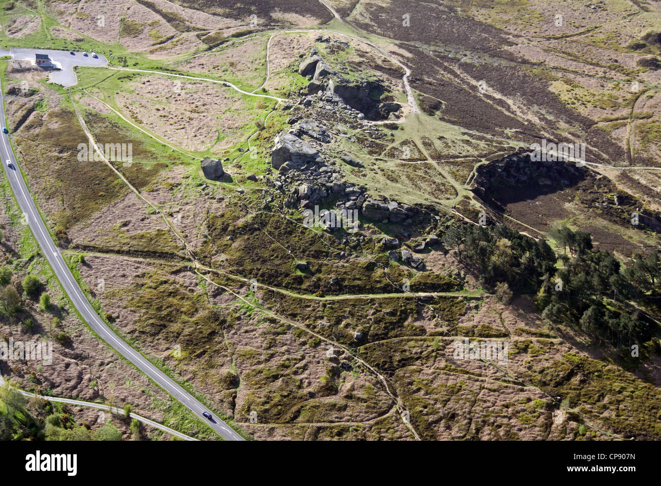Vue aérienne Des rochers Cow et Calf, Ilkley Moor dans le Yorkshire Banque D'Images