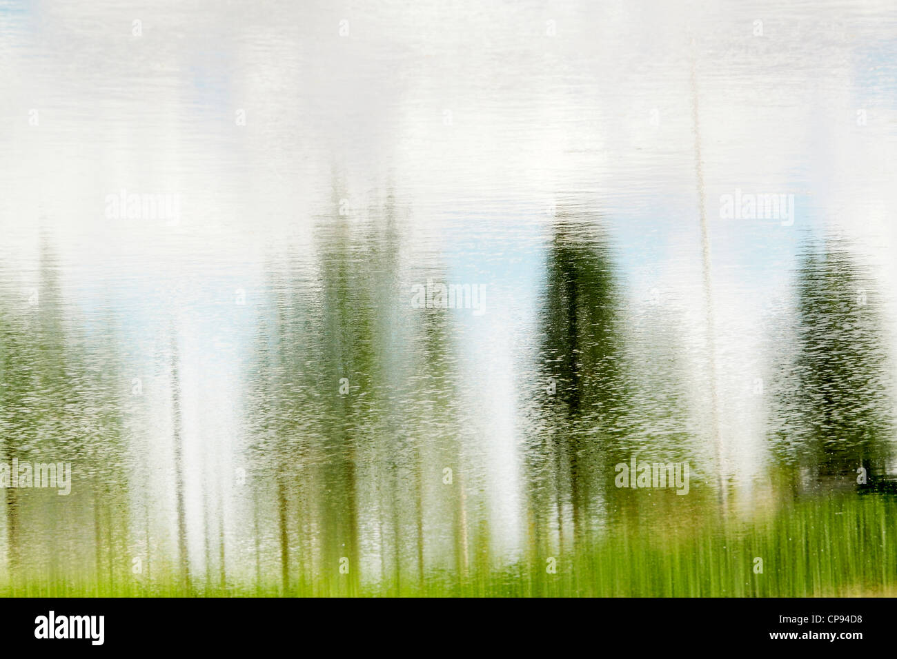 La peinture de scènes de la nature avec l'appareil photo et le reflet de l'eau mettant en évidence la texture et l'arrière-plan Banque D'Images