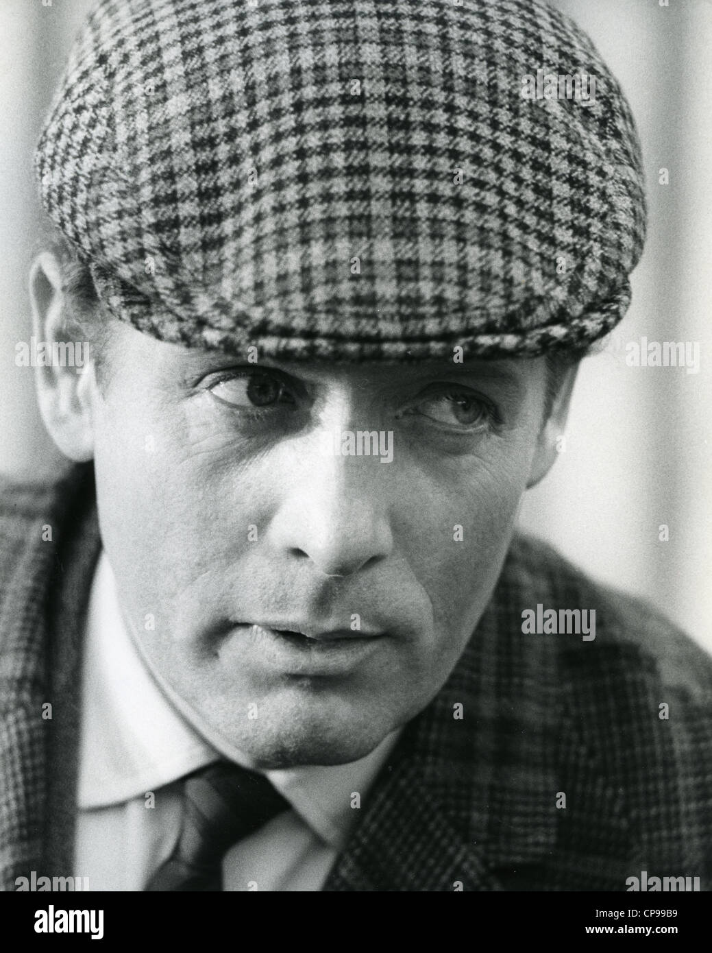 PATRICK McGOOHAN (1928-2009) acteur irlandais ici tournage épisode de Danger Man à Elstree en mars 1965. Photo Tony Gale Banque D'Images