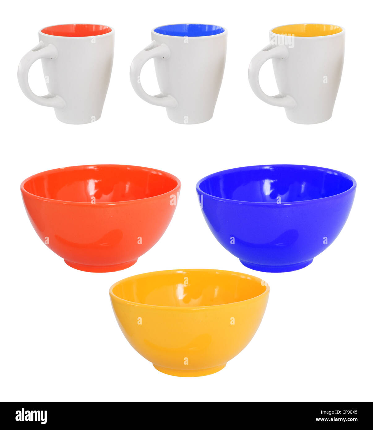 Trois tasses et bols multicolores, isolated on white Banque D'Images