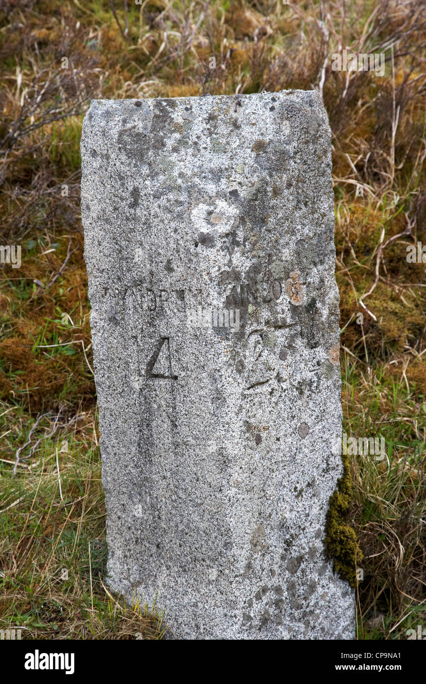 Route altérés jalon de kinloch et tyndrum en Ecosse UK Banque D'Images