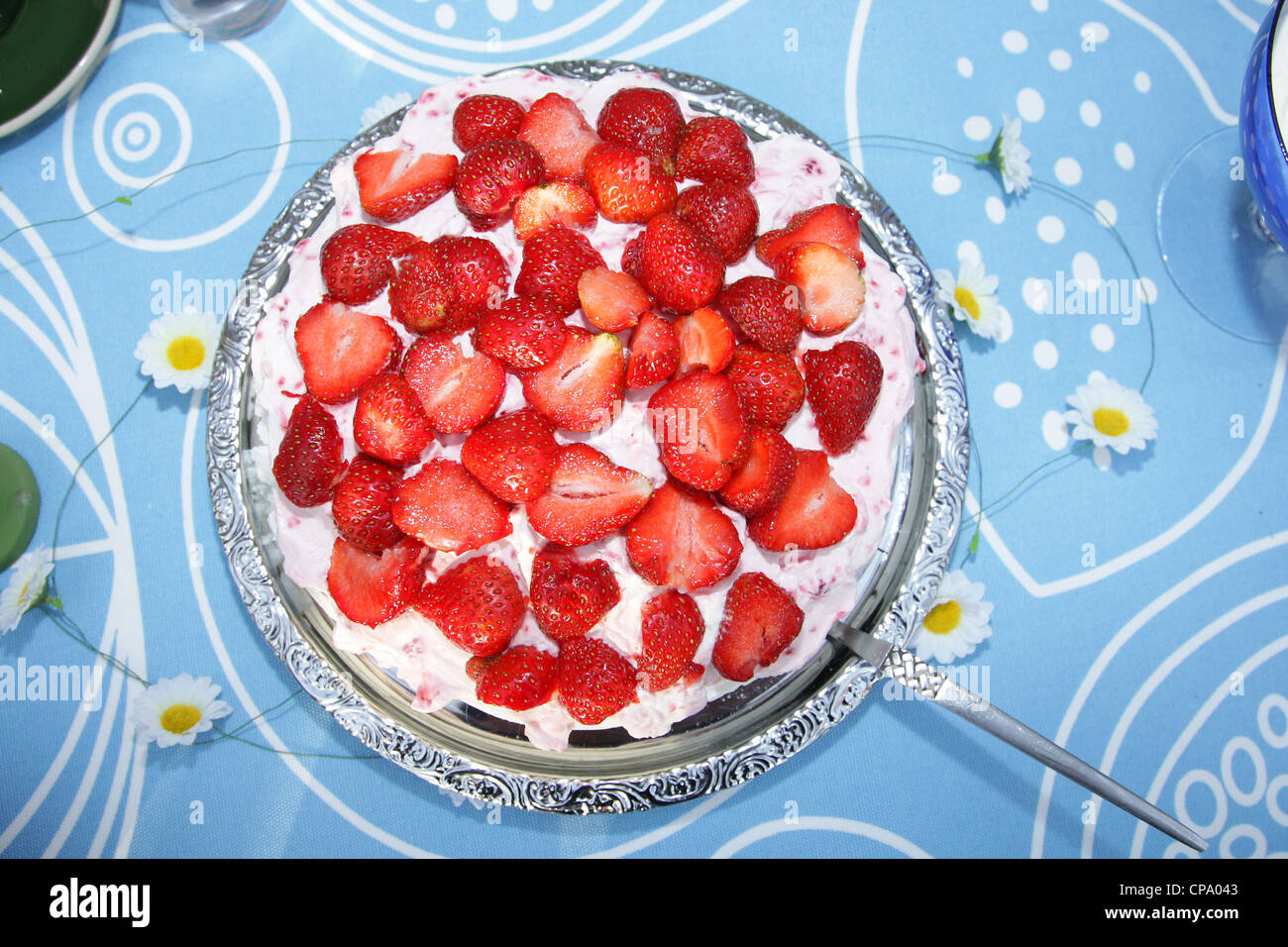 La suède au milieu de l'été suédois typique gâteau aux fraises Banque D'Images