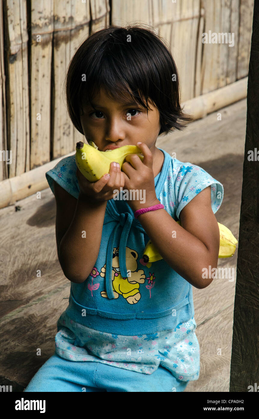 Peuple Quechua tribu autochtone Amazonie Equateur Amérique du Sud Banque D'Images