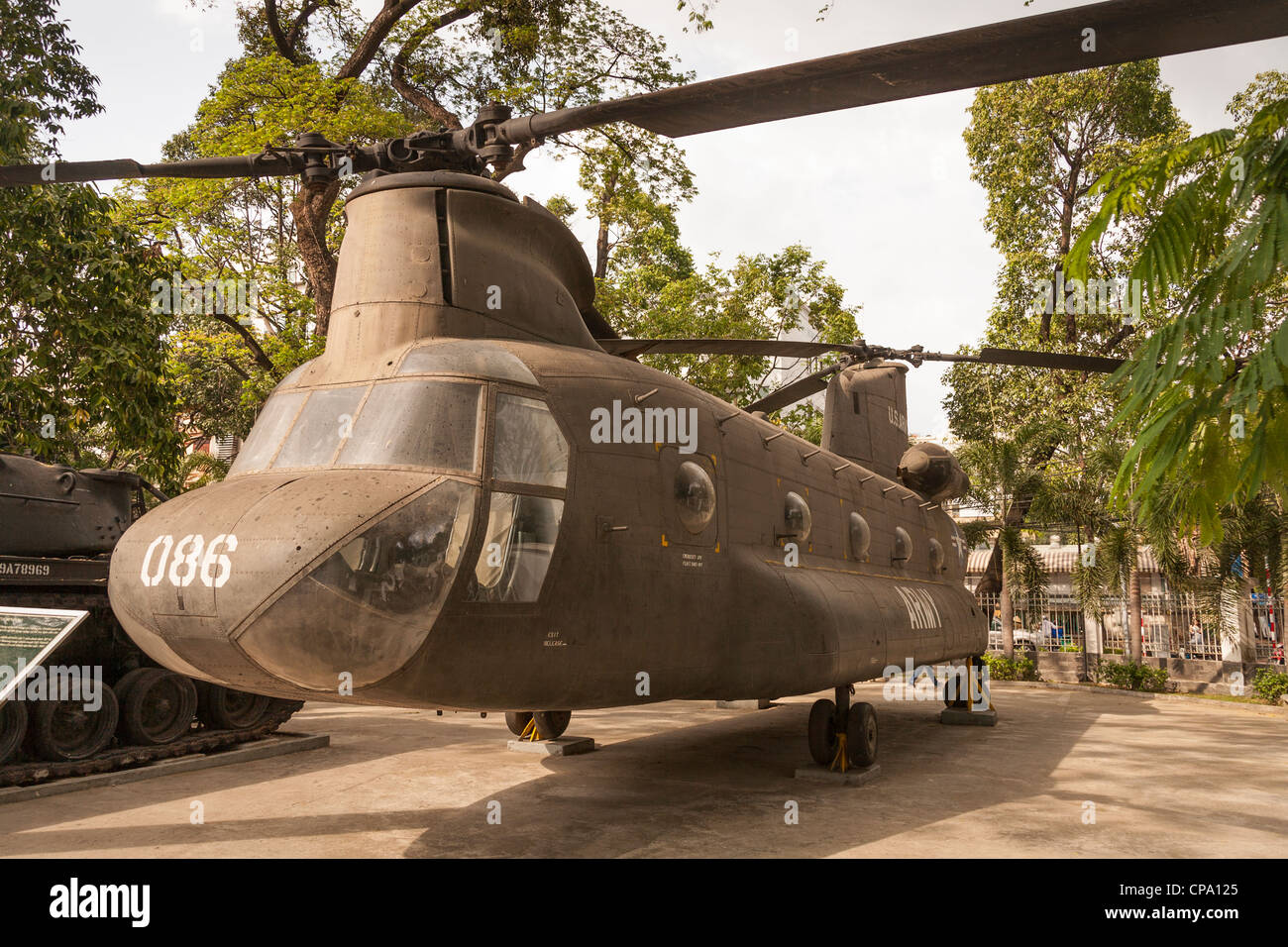 Un hélicoptère Chinook américain, Musée des débris de guerre, Ho Chi Minh Ville (Saigon), Vietnam, Banque D'Images