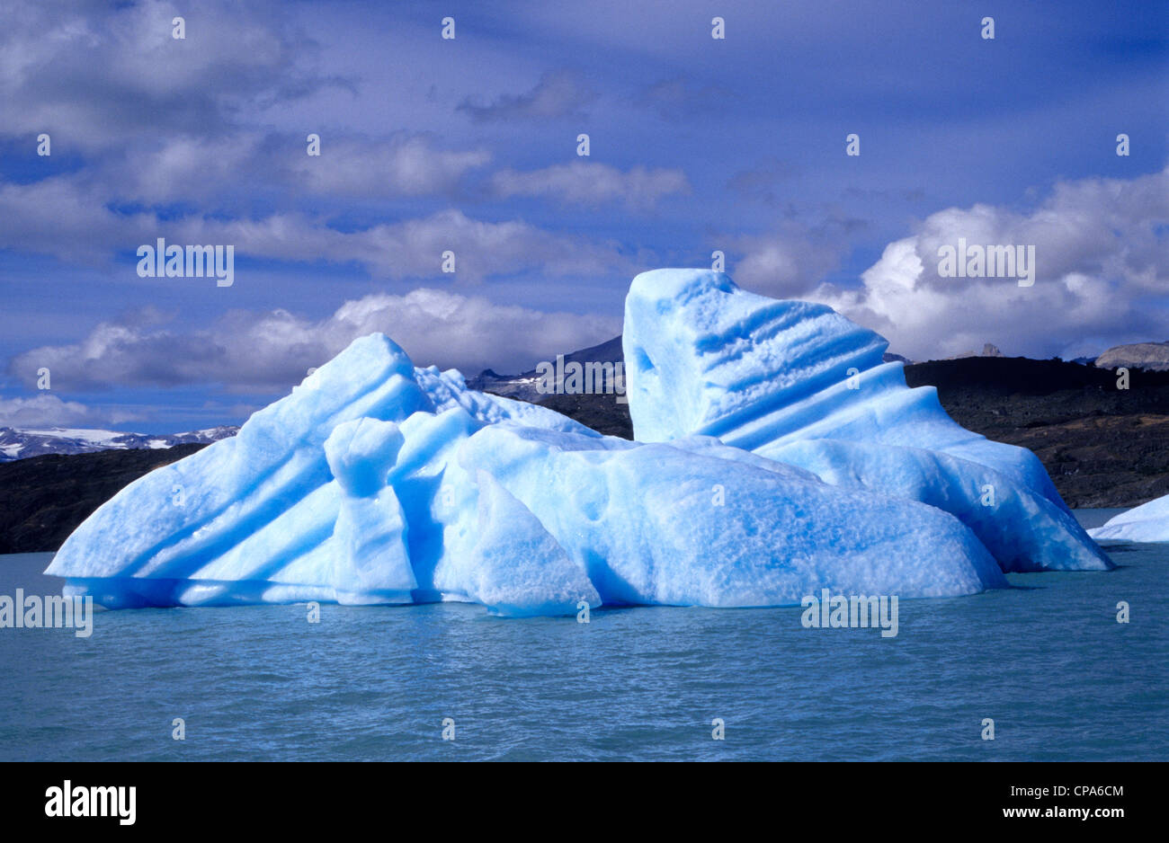 Les icebergs près de glacier Upsala. Lago Argentino. Le Parc National Los Glaciares. Province de Santa Cruz. La Patagonie. L'Argentine. Banque D'Images