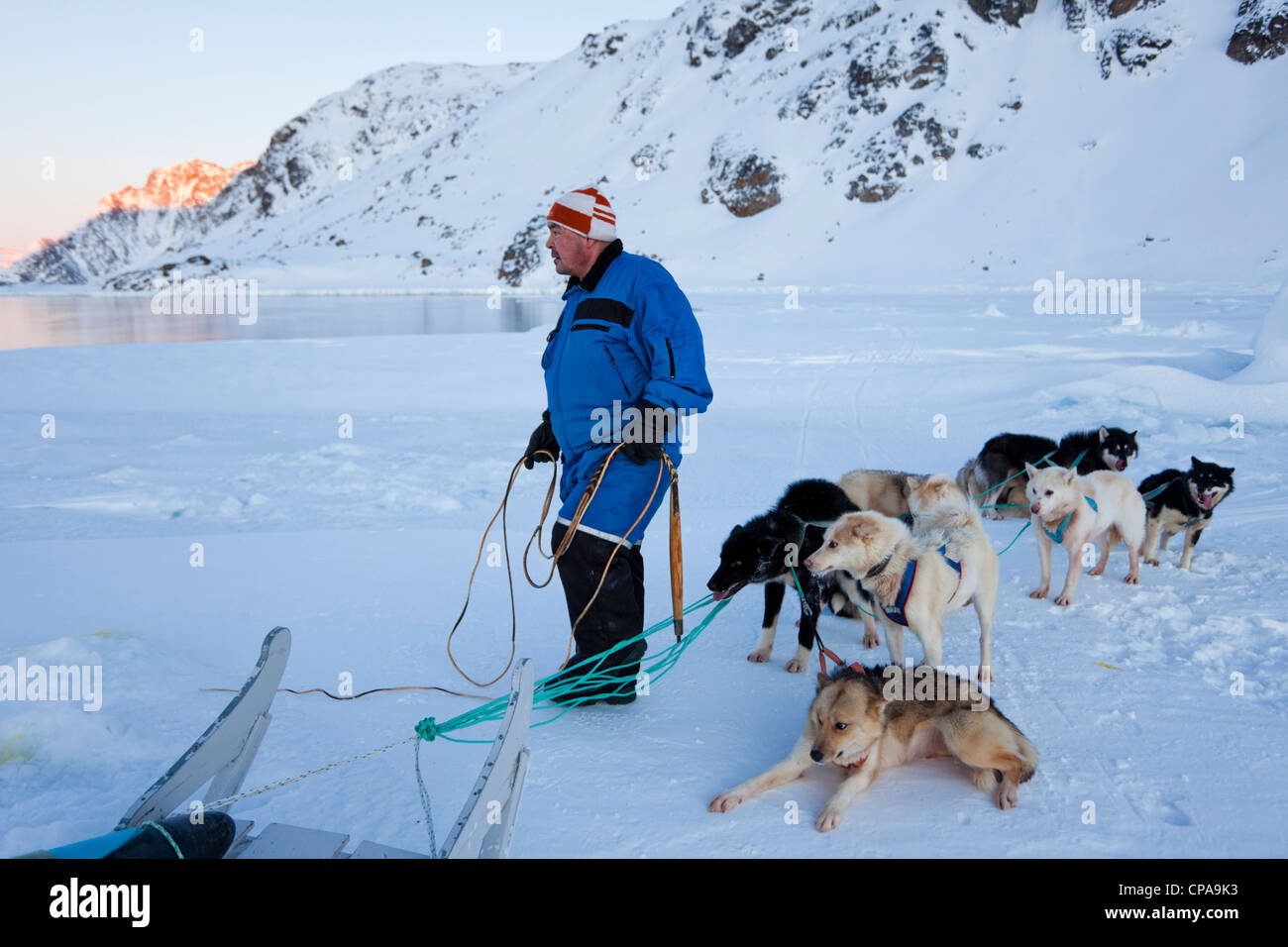Chien husky inuits / propriétaire - Groenland Banque D'Images