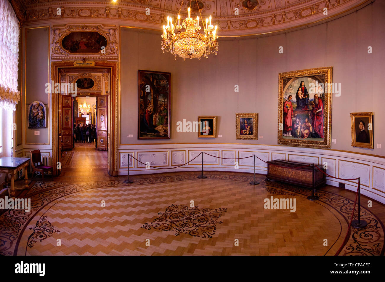 La Russie. Saint-pétersbourg. L'une des salles de l'Art italien de l'Ermitage. Banque D'Images