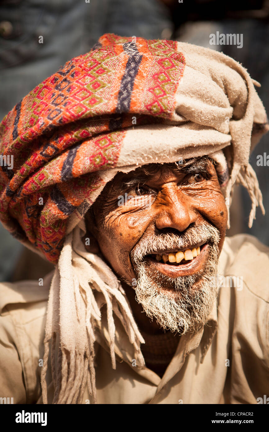 Portrait de henné indien , vendeur de timbres, Jharia Dhanbad, Jharkhand, India Banque D'Images