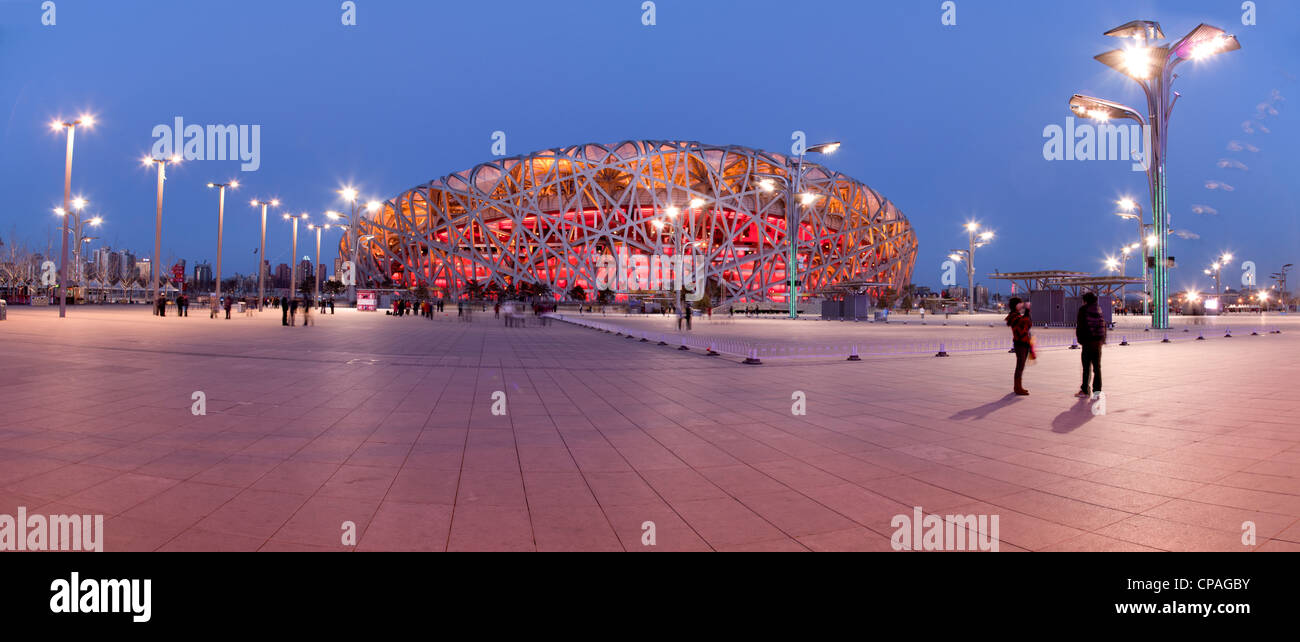Stade olympique de Beijing Birds Nest au crépuscule Banque D'Images