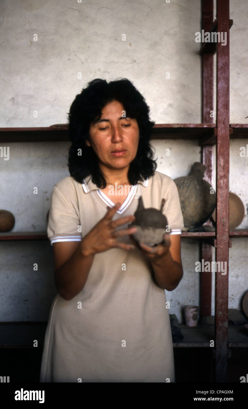 Le Pérou, le céramiste, Nazca Banque D'Images