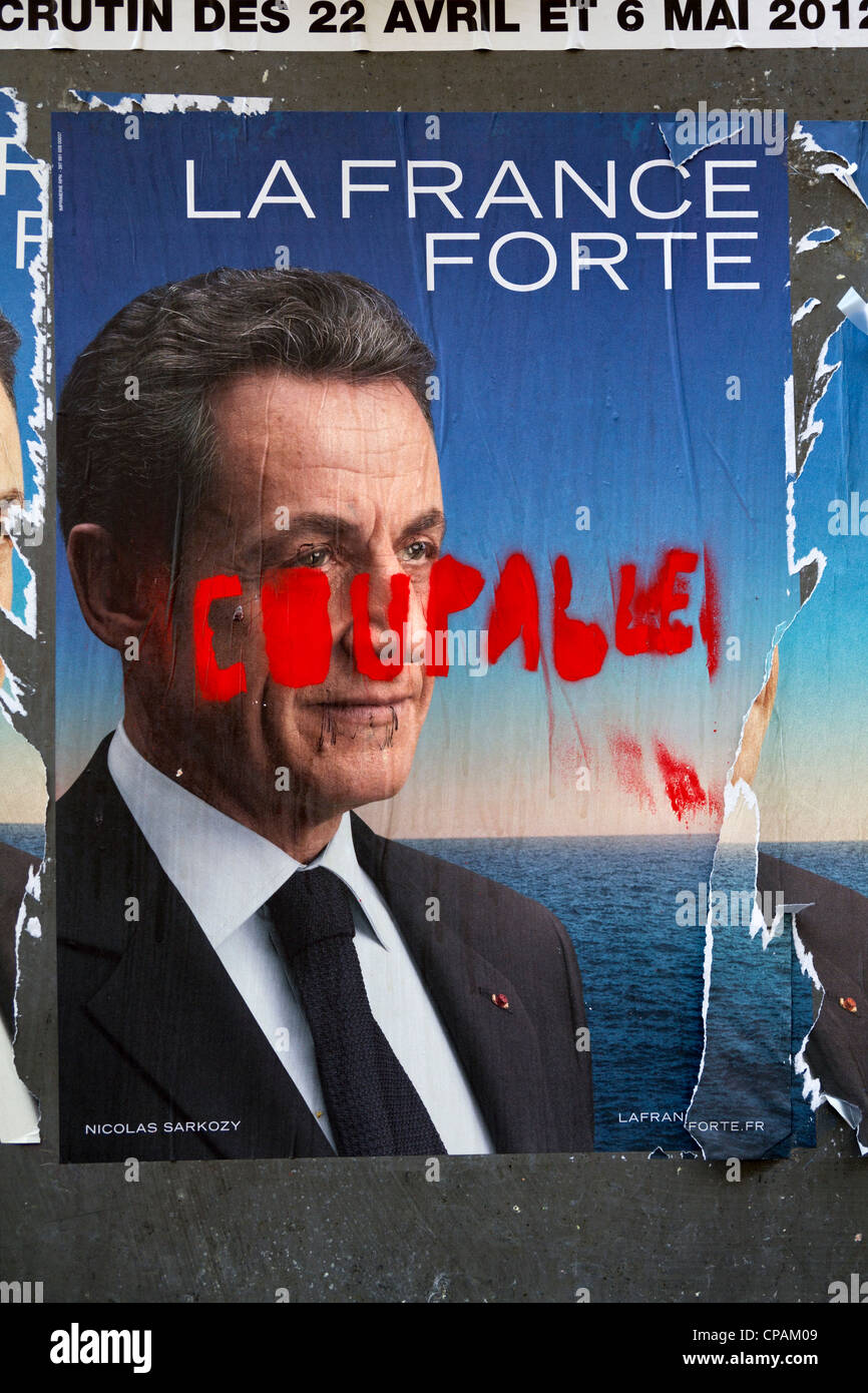 Dégradé affiche de Nicolas Sarkozy peu après sa perte dans l'élection présidentielle française de 2012, Paris, France Banque D'Images