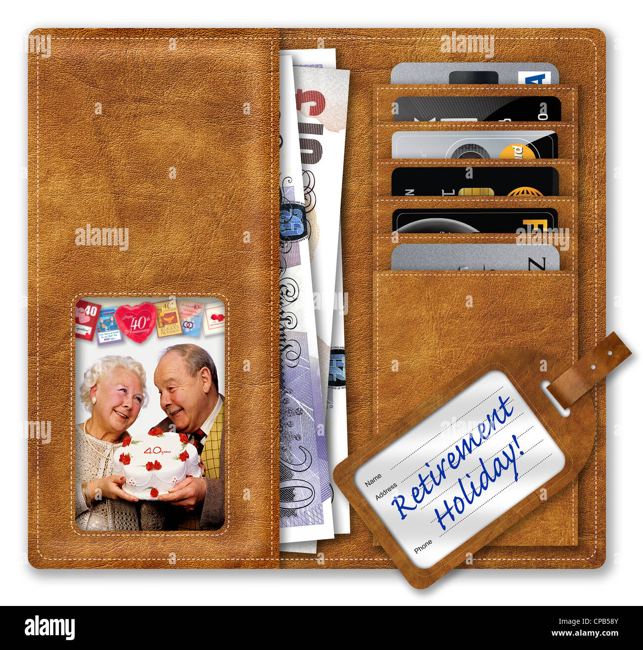 Étui contenant UK Sterling/Livres et cartes de crédit, avec photo de couple de personnes âgées, de la retraite et vacances ! Assurance label. Banque D'Images