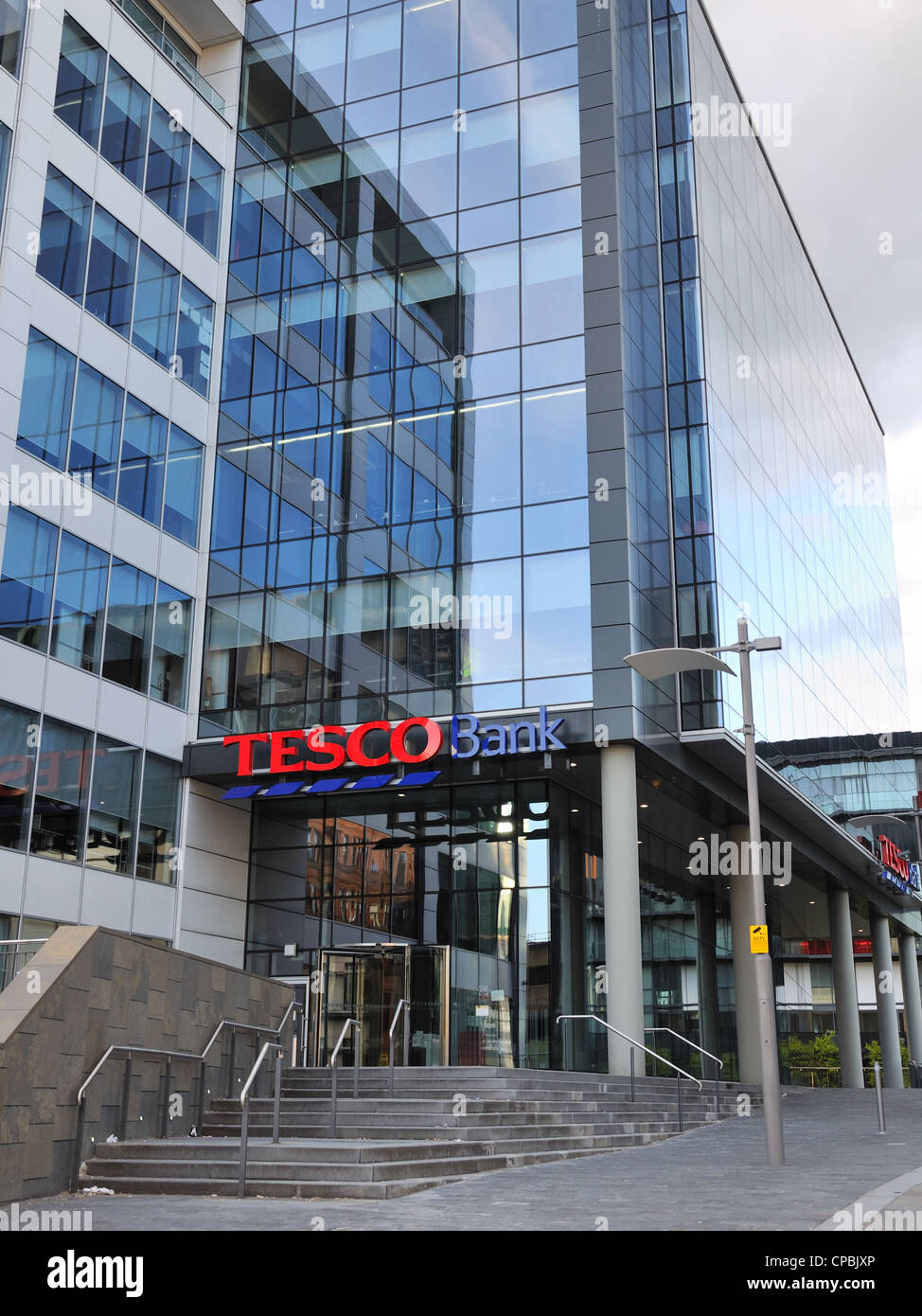 Dans les bureaux de banque Tesco Glasgow's Cowcaddens zone près du centre-ville. Banque D'Images