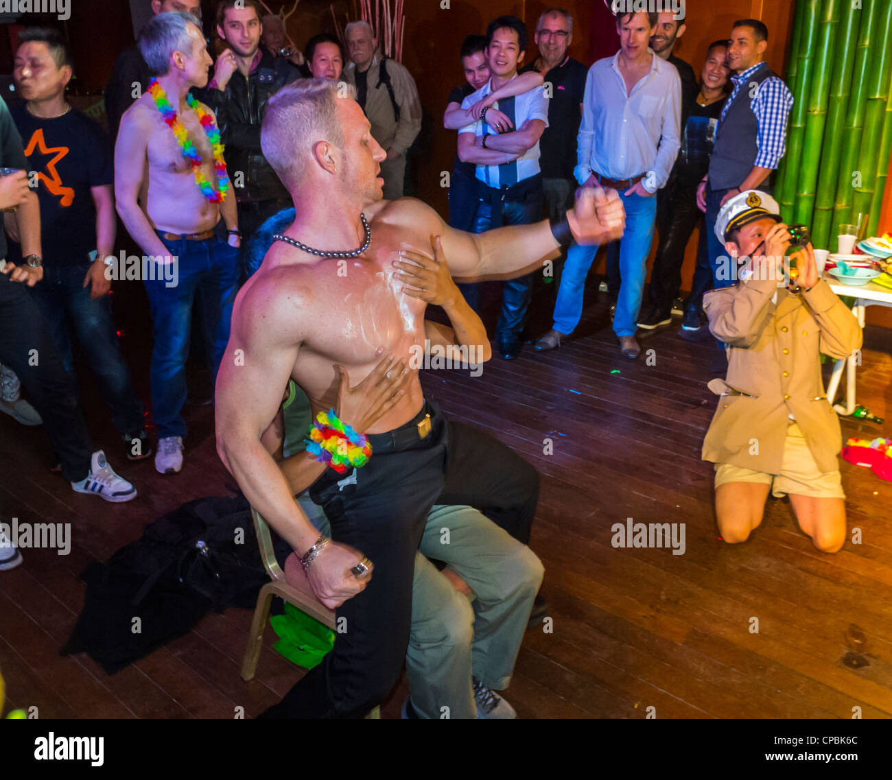 gay asiatique paris