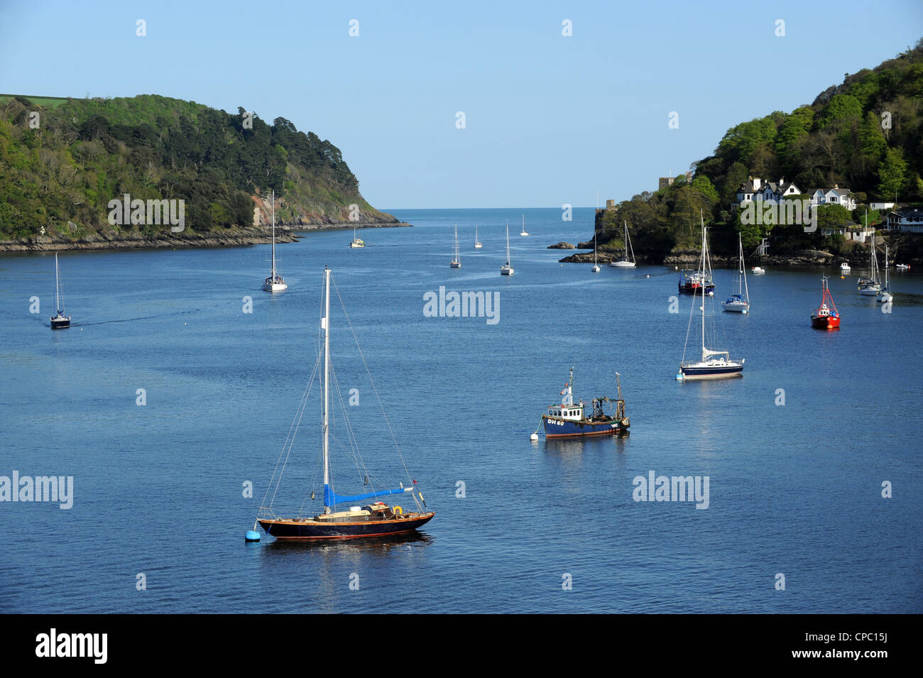 Bateaux sur l'estuaire de la rivière Dart à Dartmouth Devon, Angleterre Banque D'Images