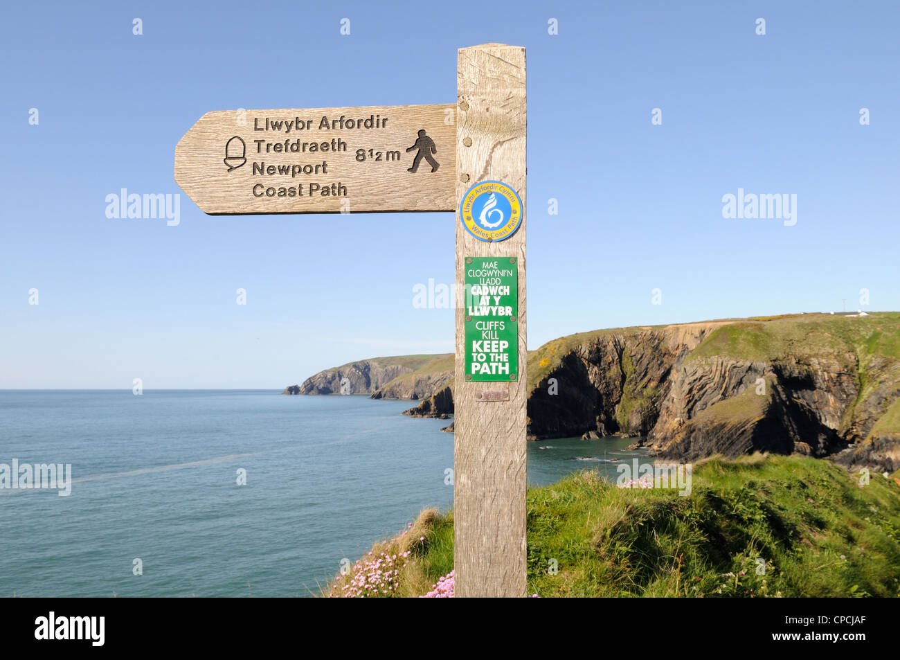 Chemin de la côte du Pays de Galles signe Ceibwr bay à Newport Pembrokeshire Wales Cymru UK GO Banque D'Images