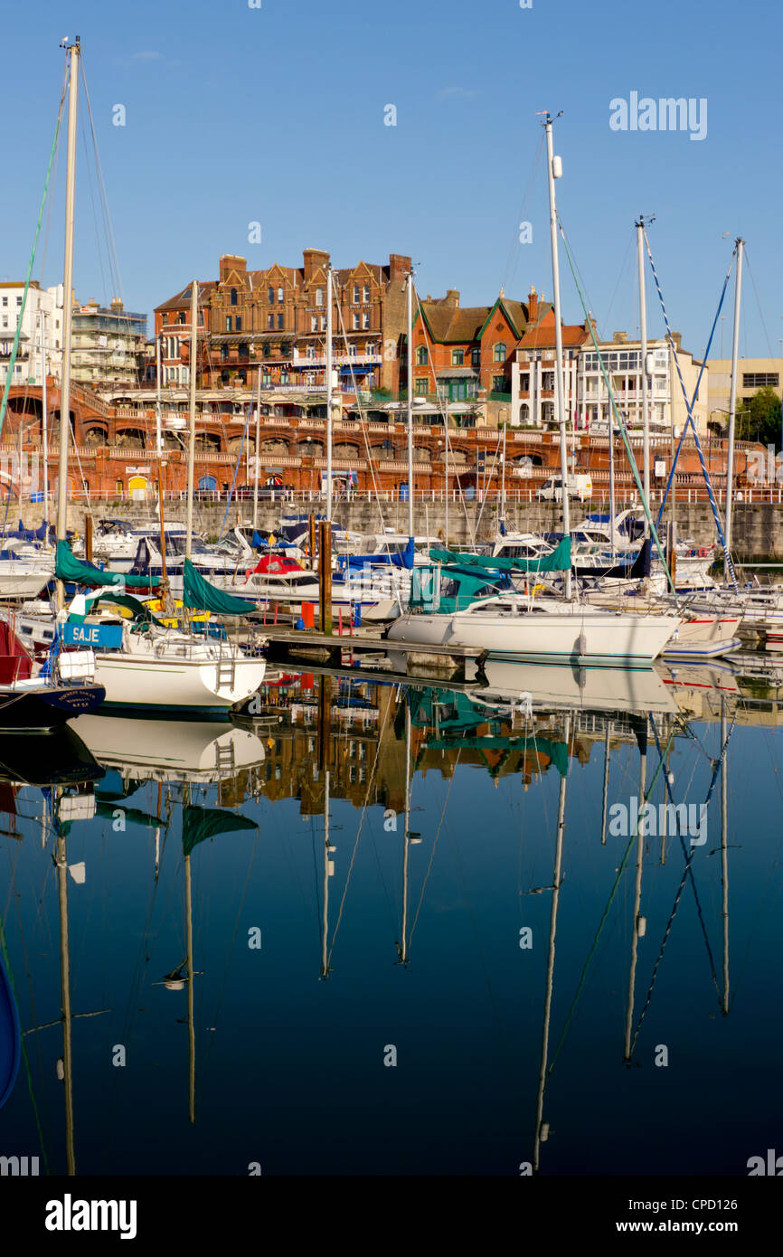 Le port de Ramsgate, Thanet, dans le Kent, en Angleterre, Royaume-Uni, Europe Banque D'Images