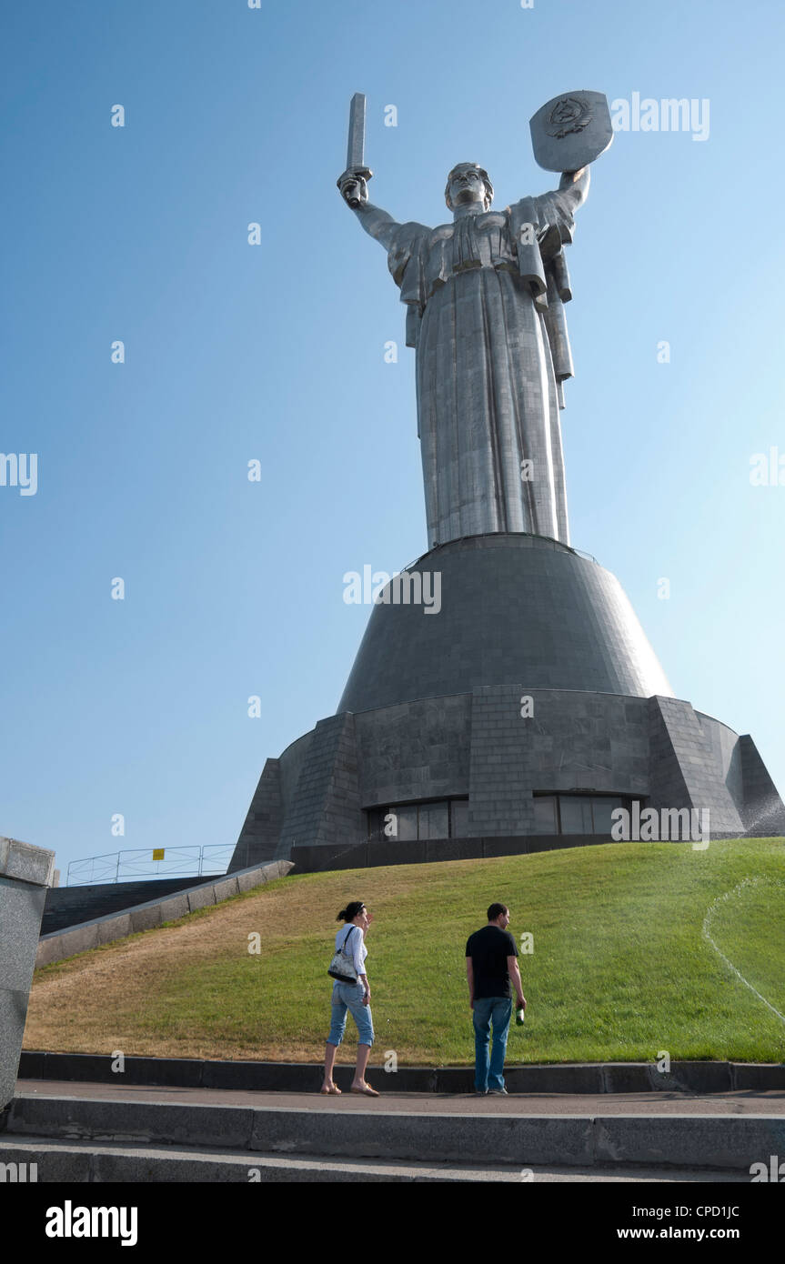 Statue de la mère patrie (Rodina Mat) et le Musée National de la guerre, Kiev, Ukraine, l'Europe
