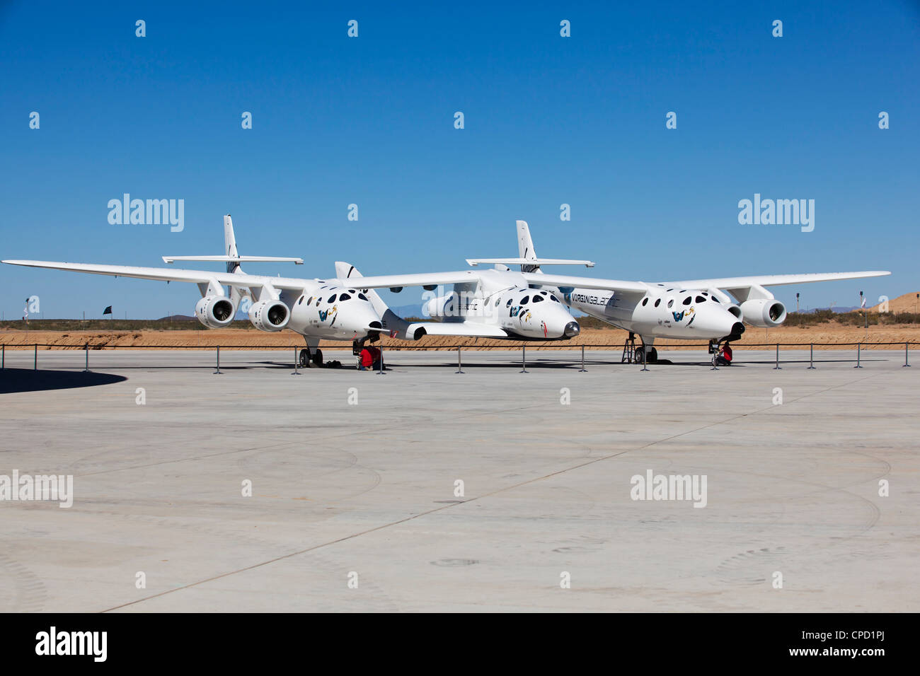 Chevalier blanc du Virgin Galactic Spaceship 2 2 avec sur la piste à l'entrée de Virgin Galactic, Upham, New Mexico, USA Banque D'Images