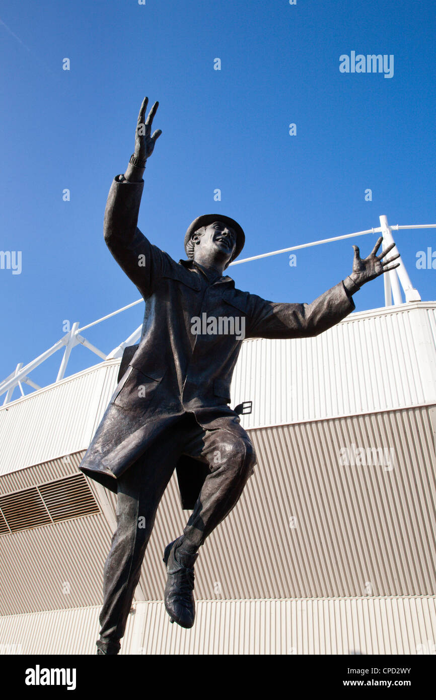 Statue de Bob Stokoe, stade de la lumière, Sunderland, Angleterre, Royaume-Uni, Europe Banque D'Images