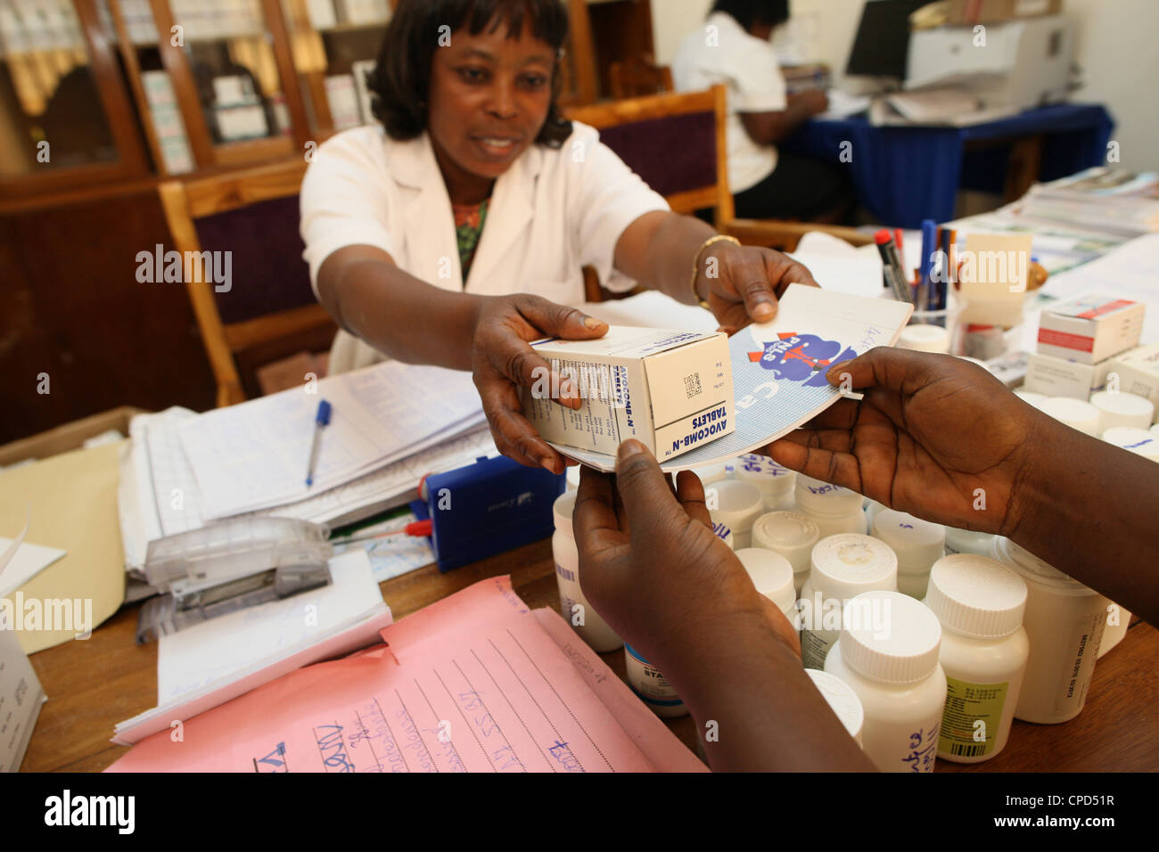 La distribution des médicaments au centre médical pour les patients VIH-positifs, Lomé, Togo, Afrique de l'Ouest, l'Afrique Banque D'Images