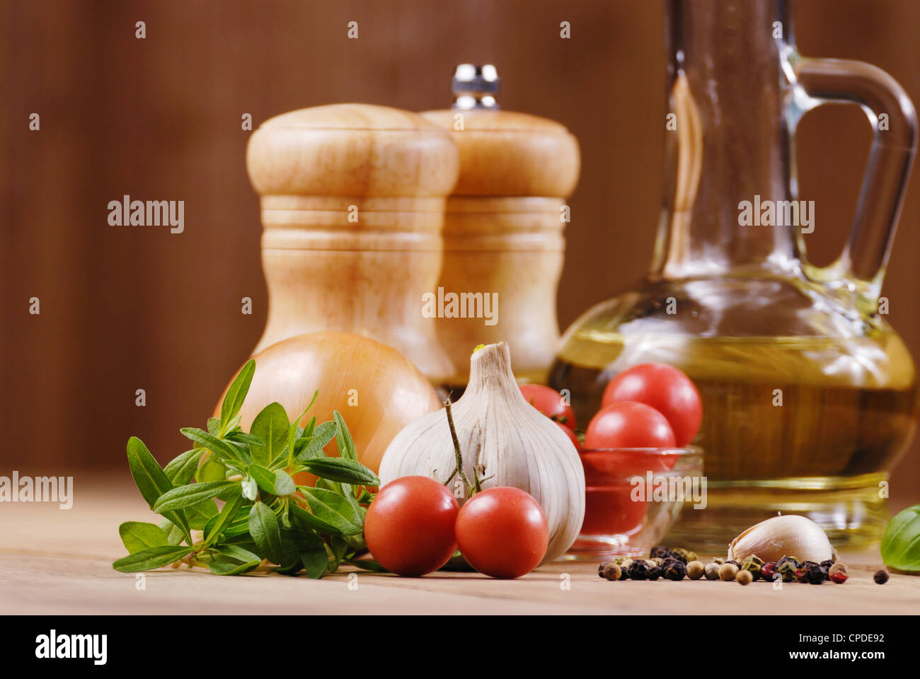 Les ingrédients alimentaires sur la table en chêne libre shot Banque D'Images