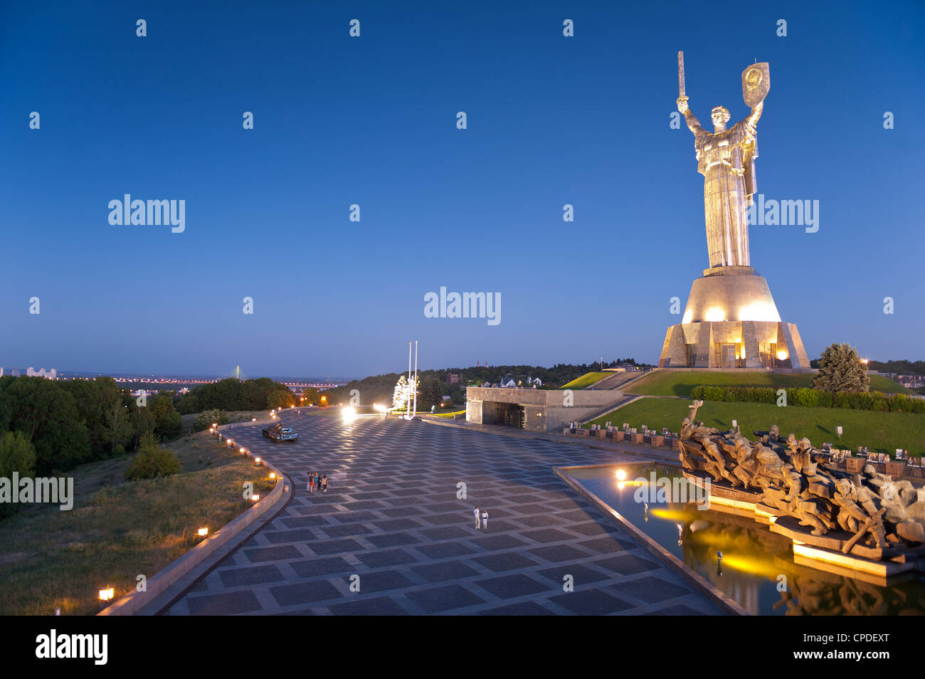 Rodina Mat Statue et le Musée de la Grande guerre patriotique de Kiev, Ukraine, l'Europe Banque D'Images