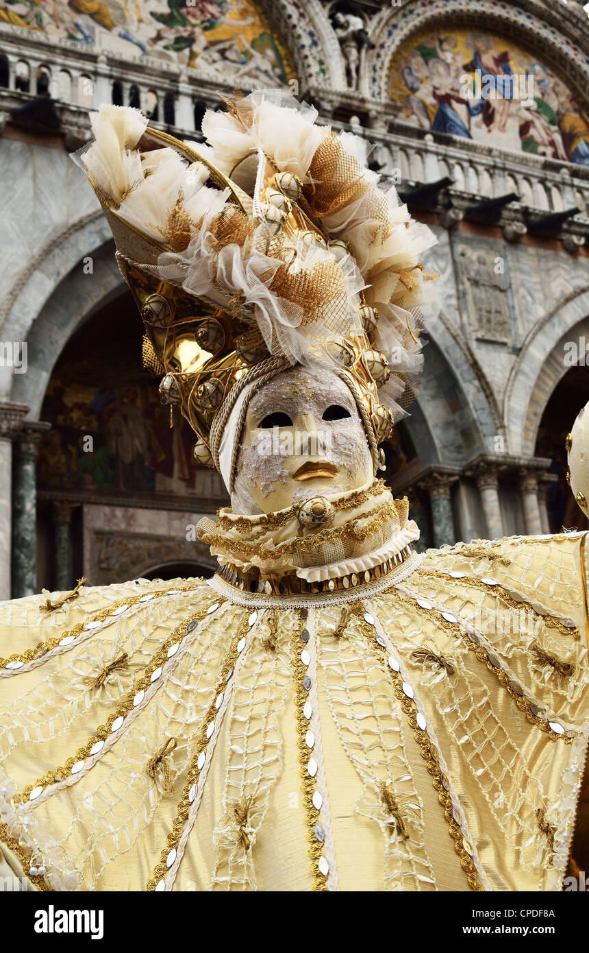 Masque en costume au Carnaval 2012, Venise, Vénétie, Italie, Europe Banque D'Images