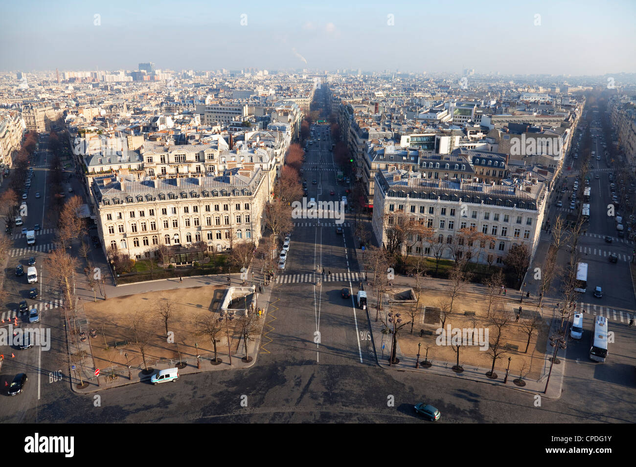 Avenue de Wagram entre le haut de l'Arc de Triomphe, Paris, France, Europe Banque D'Images