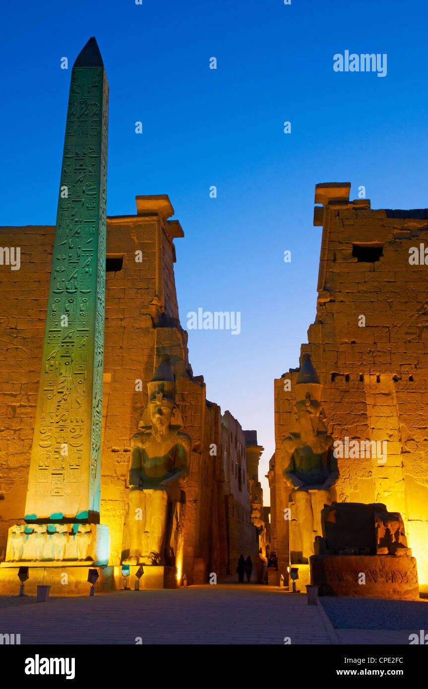 Obélisque de Ramsès II, temple de Louxor, Thèbes, Site du patrimoine mondial de l'UNESCO, l'Égypte, l'Afrique du Nord, Afrique Banque D'Images