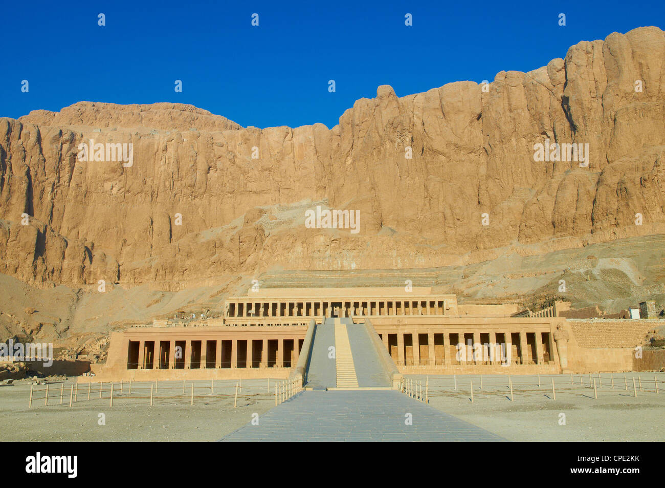 Temple d'Hatchepsout, Deir el Bahari, Thèbes, Site du patrimoine mondial de l'UNESCO, l'Égypte, l'Afrique du Nord, Afrique Banque D'Images
